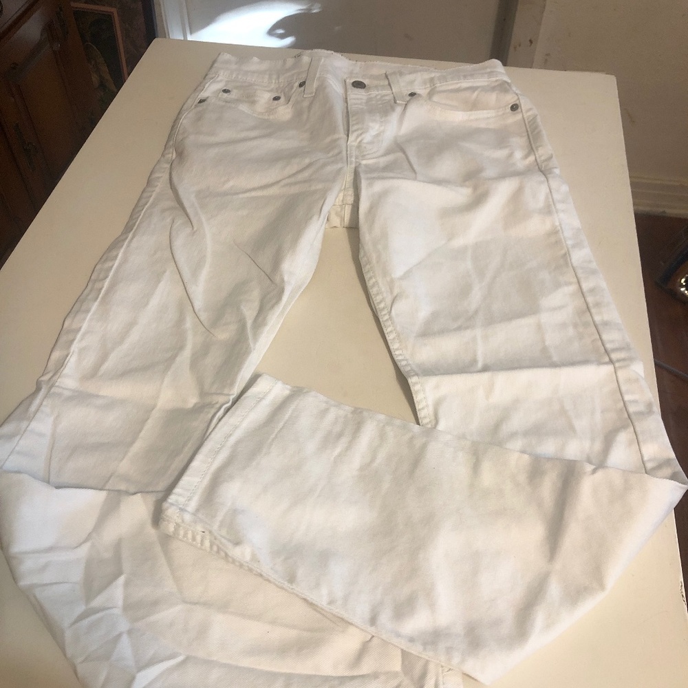 Levi’s white five pocket jeans.